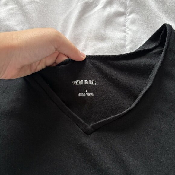 Wild Fable Womens Small Juniors Short Sleeve V-Neck Pullover Crop Top - Picture 2 of 6